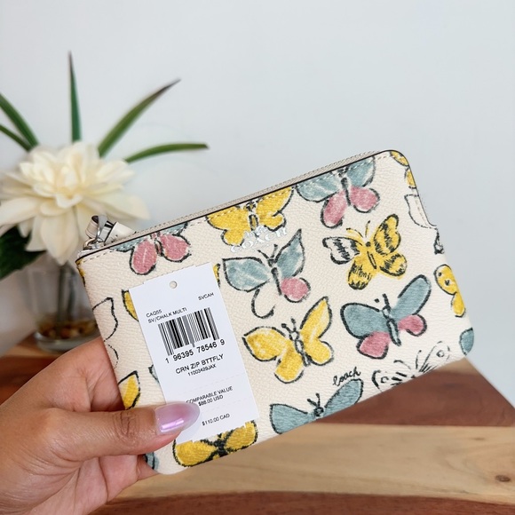 NWT Coach Corner Zip Wristlet‎ With Butterfly Print